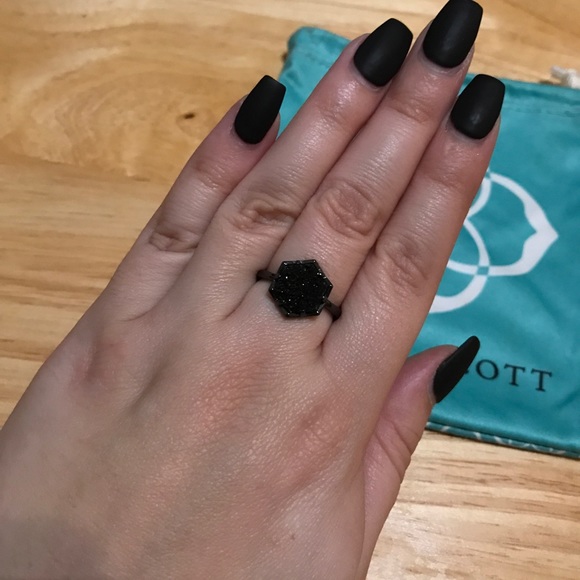 Kendra Scott Jewelry - Kendra Scott gunmetal and Black drusy ring